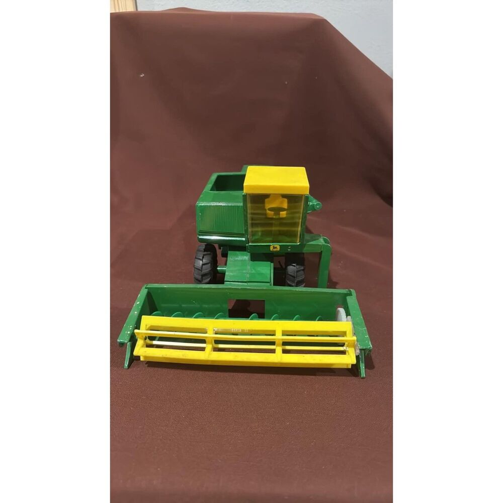 Vintage 1970 Ertl John Deere 6600 Combine  Diecast